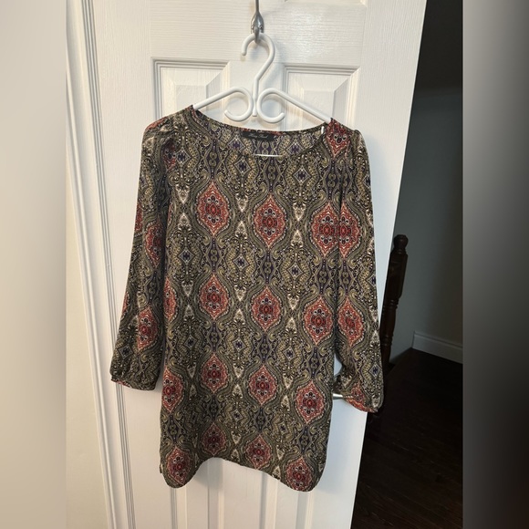 Mid length dress - Picture 1 of 2